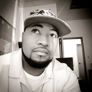 Meet your Posher, Derrick